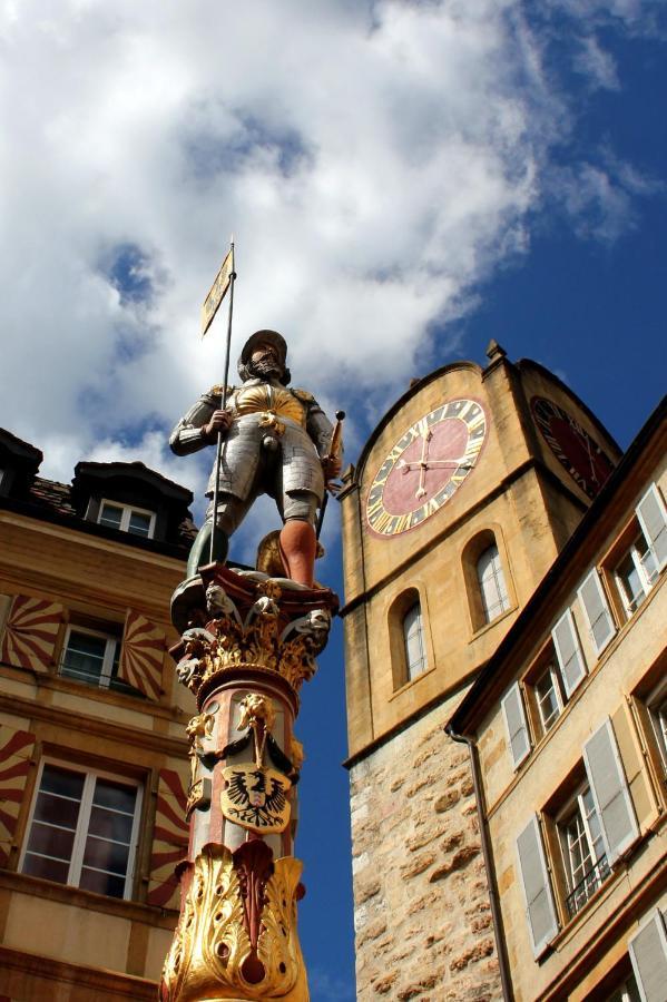 Aux Chambres Du Banneret Neuchâtel Buitenkant foto